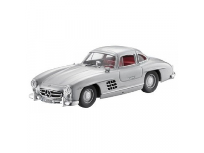 Модель Mercedes-Benz 300 SL Gullwing W 198 (1954–1957), Silver, 1:43 Scale от Mercedes Модель Mercedes-Benz 300 SL Gullwing W 198 (1954–1957), Silver, 1:43 Scale